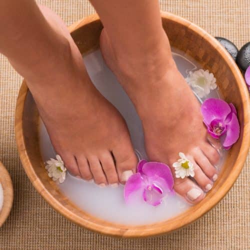 روش های پاکسازی چاکراهای کف پا با نمک